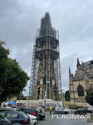 Assembly and disassembly of construction scaffoldin