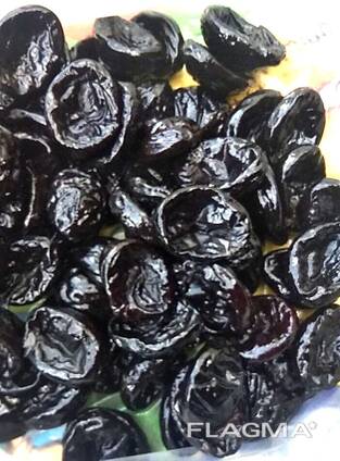 Plum (prune) dried in a special dryer grade Hungarian pitted 1 grade Humidity 26 to 30%.